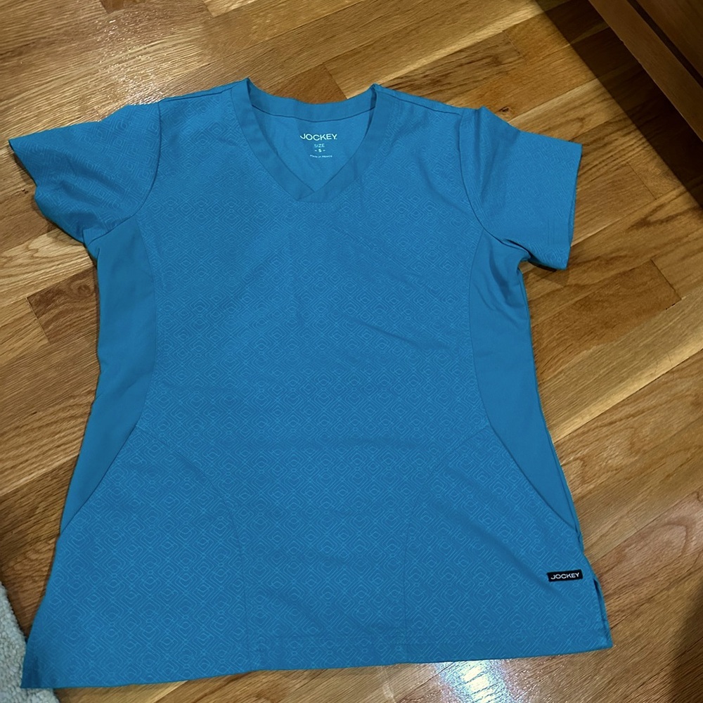 Jockey women’s scrub top